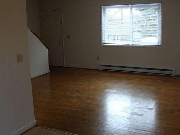 4th image of 201-215 Jefferson St #B