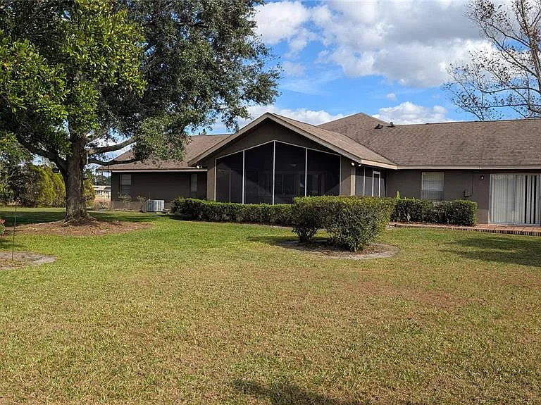 408 Lexington Dr — Photo 10