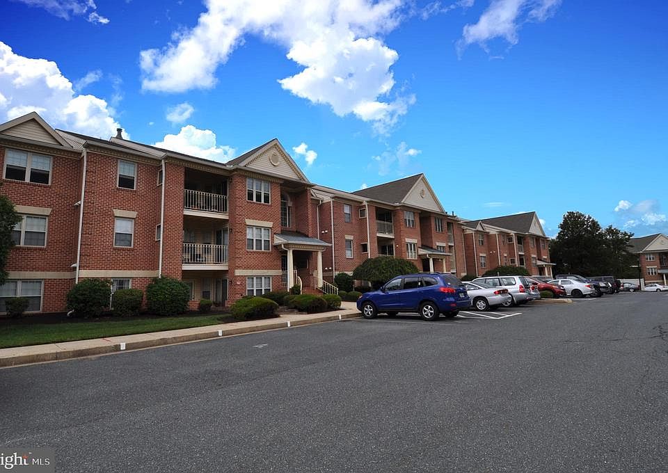 1st image of 1714 Landmark Dr #1L