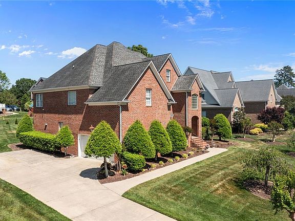 2nd image of 736 Meadowood Dr