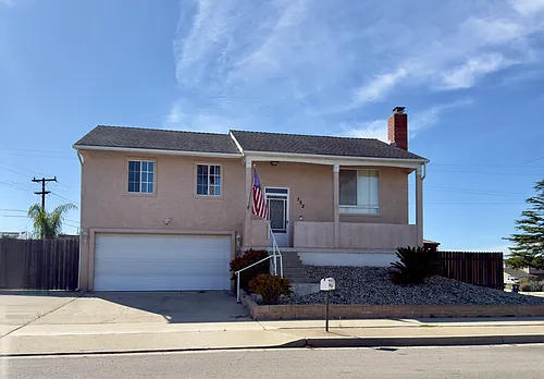 582 Carina Dr Photo 1