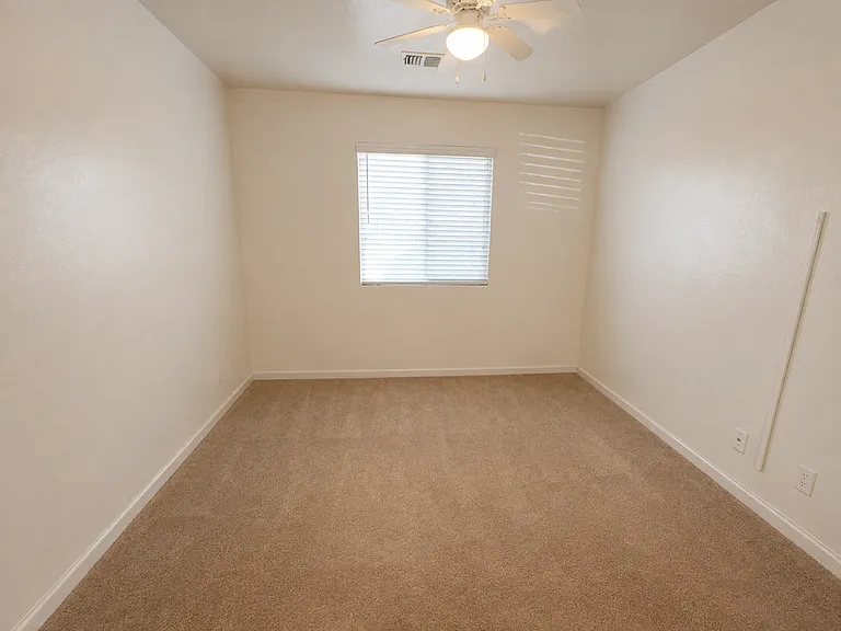 3290 N Vista Ave — Photo 21