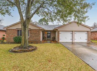 10006 Quiet Hill Rd, La Porte, TX 77571