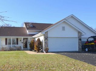 856 Crestview Ct, Rockton, IL 61072