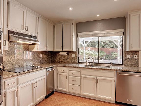 4th image of 406 Hanworth Ct