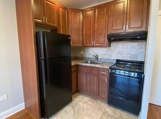 1024 W Argyle St, Chicago, IL 60640