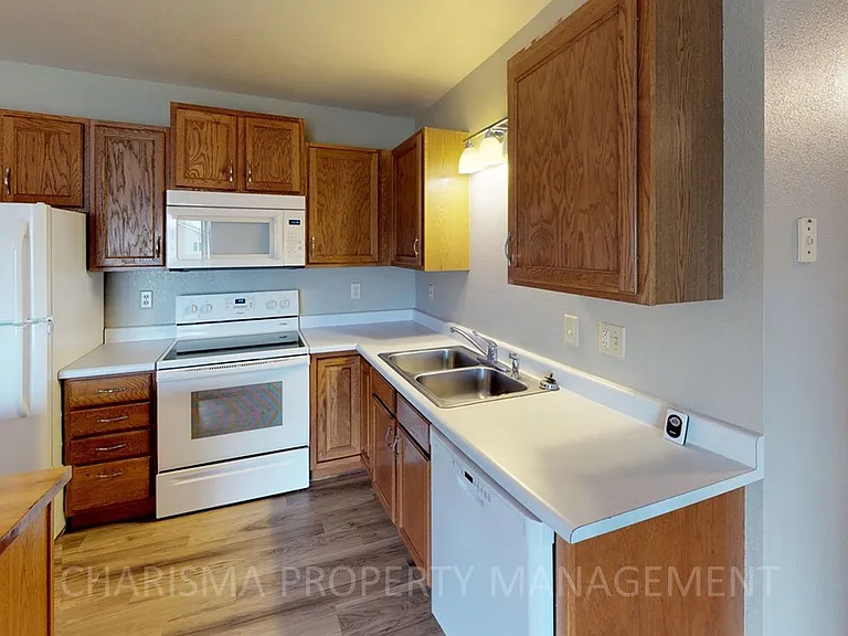 Parkside Apartments — Photo 17