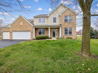 2 Player Ct, Bolingbrook, IL 60490