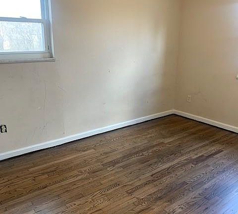 3rd image of 2046 Sevenhills Dr