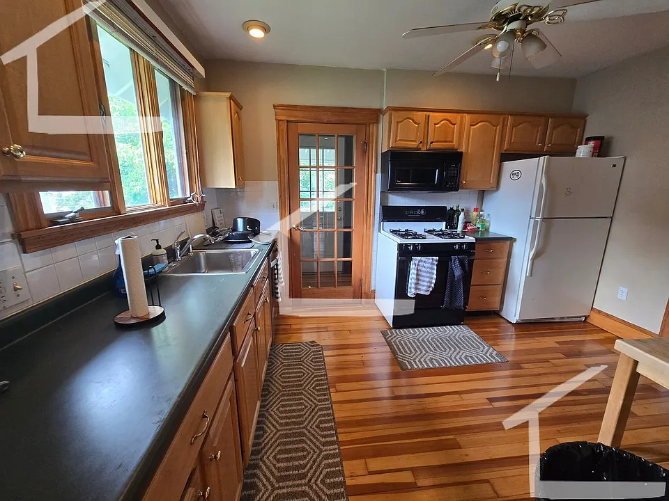 234 Lake St #2