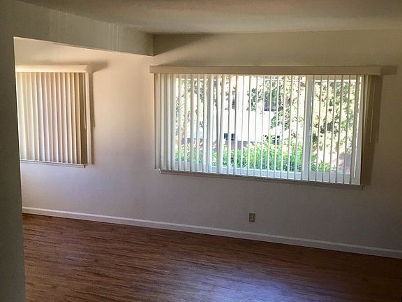 4th image of 4909 Klump Ave