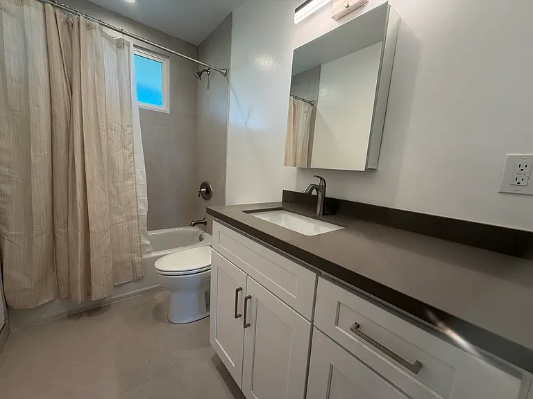1161 N Hobart Blvd — Photo 26