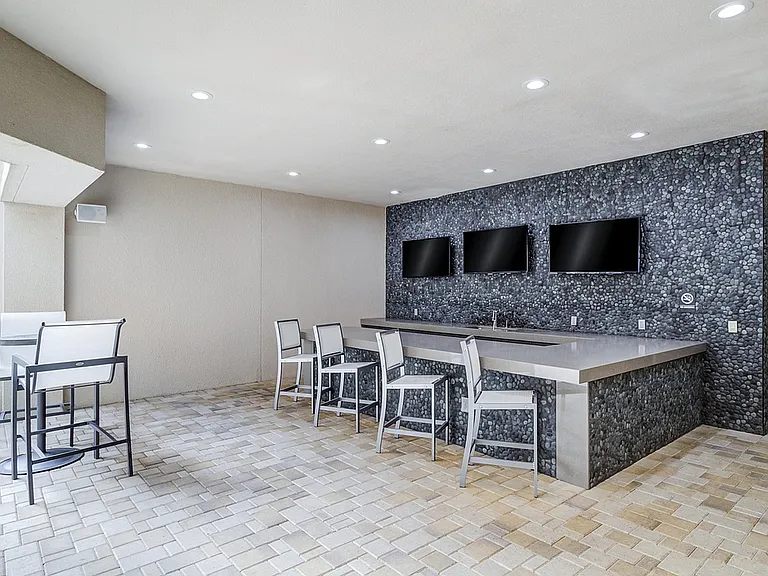10200 Six Pines Drive — Photo 35