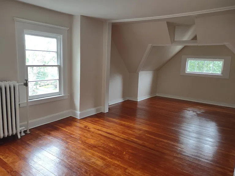 41 Hobart St — Photo 2