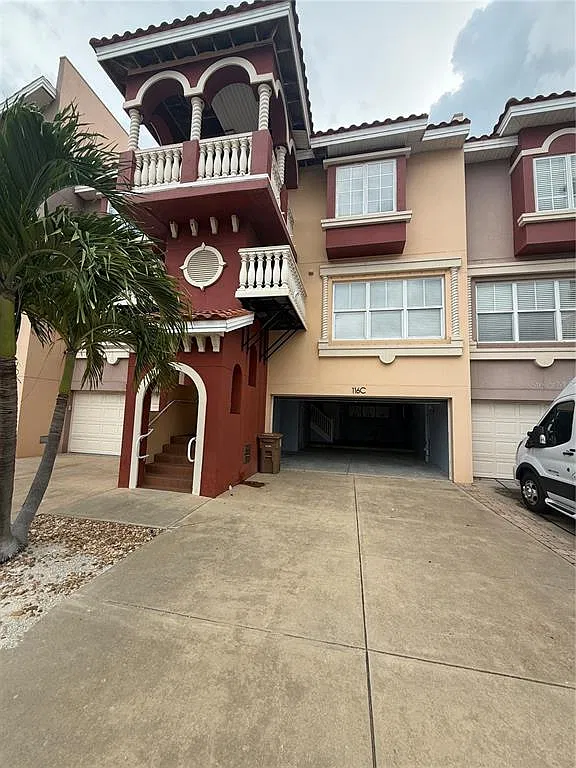 3 bed, 2.5 bath, 2190 sqft, $3,900 — Photo 3