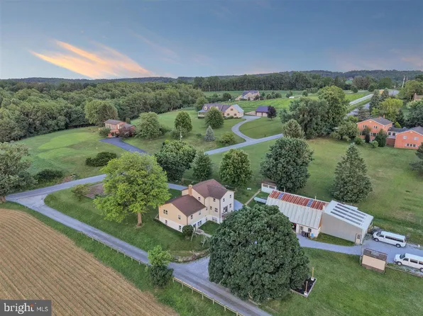 21 Reservoir Rd, Strasburg, PA 17579