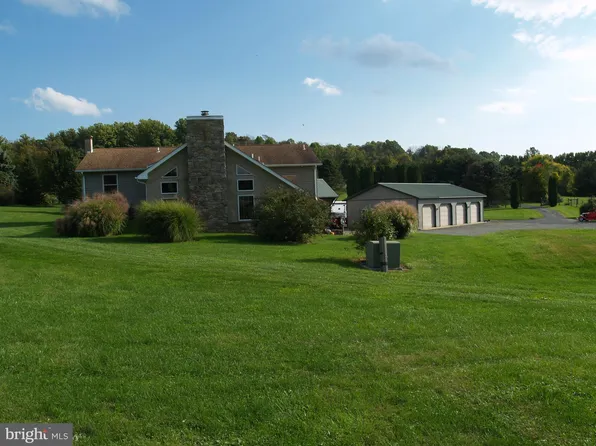 151 Bitting Rd, Alburtis, PA 18011