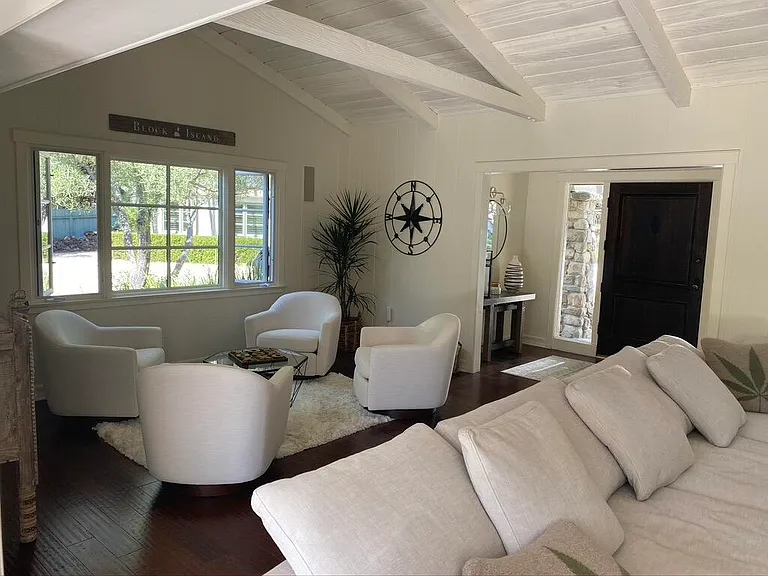 696 Ladera Ln — Photo 5
