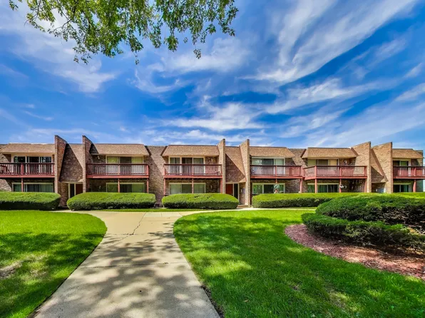 518 N Roberts Dr APT 2A, Glenwood, IL 60425