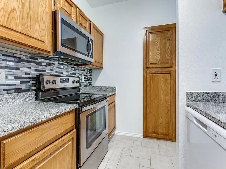 7340 Skillman St #605 — Photo 12
