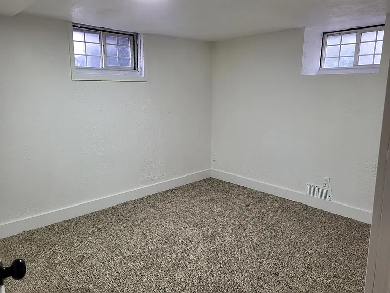326 E Utopia Ave #B — Photo 6