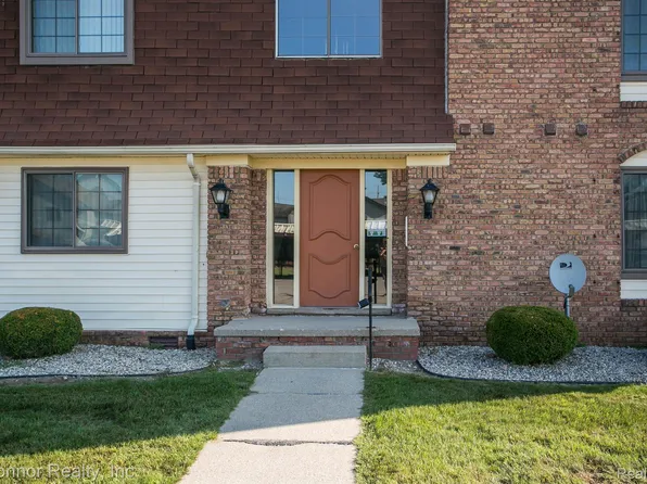 1900 River Rd APT C1, Marysville, MI 48040