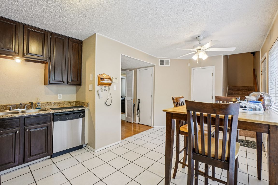 Gailbrook Ln-2406-014.jpg