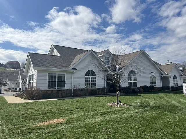 368 Saddlebrook Rd photo 1