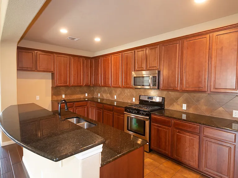 1078 Sussex Way — Photo 9