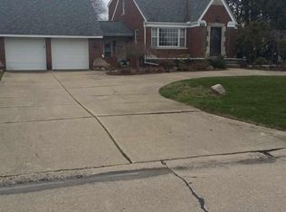 22520 Ardmore Dr, Saint Clair Shores, MI