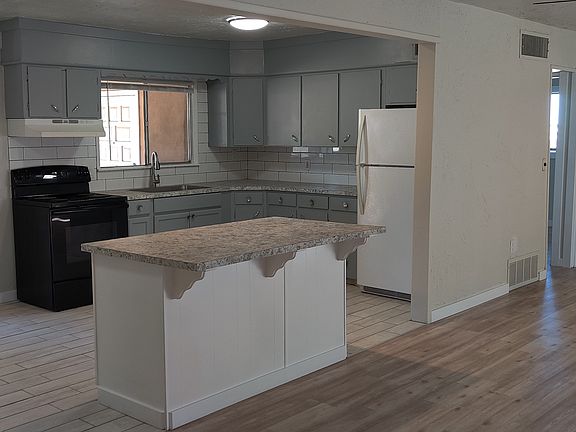 4th image of 1120 N Justice Dr