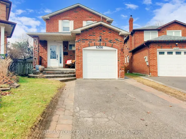 4300 Beacon Ln, Mississauga, ON L5C 3V9