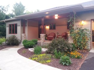 3305 Ridgeway Dr, Eau Claire, WI 54701