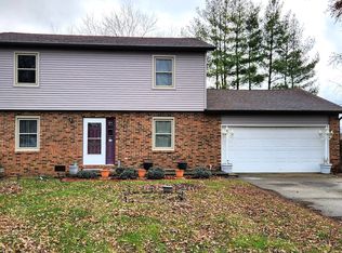 9688 Peach Ct, Columbus, IN 47203