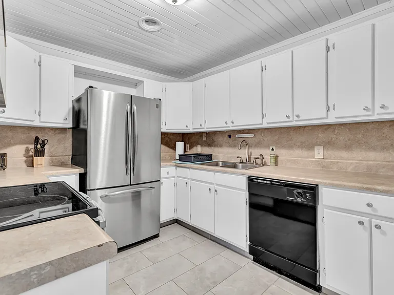 405 Cape Fear Blvd — Photo 13