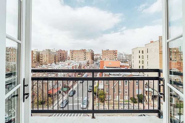 Rented by Nooklyn NYC LLC | media 43