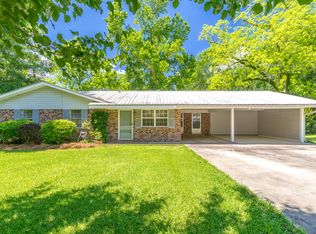 105 Walnut Ave, Seminary, MS 39479