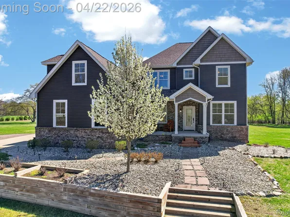 10180 N Antcliff Rd, Fowlerville, MI 48836