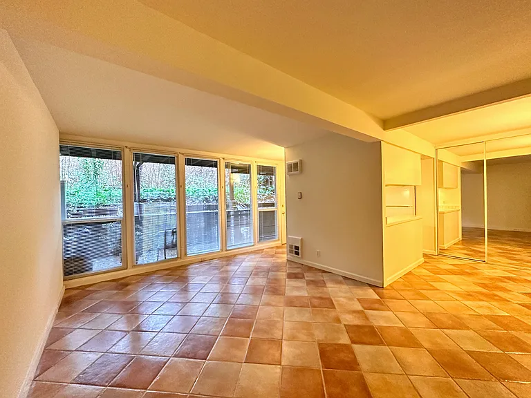 118 Echo Ave #8 — Photo 1