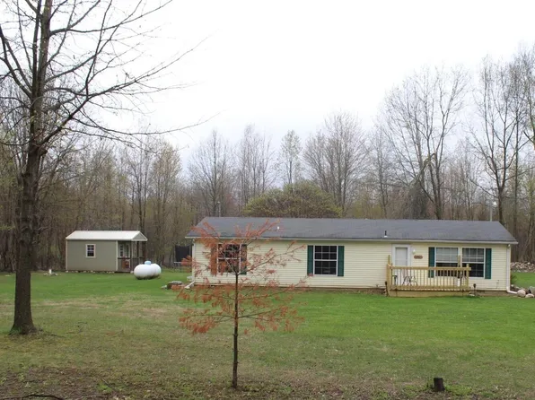 1961 E Goose Lake Rd, Jonesville, MI 49250