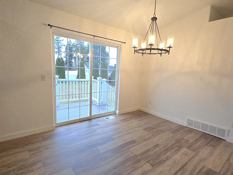 662 Rock Dr — Photo 4