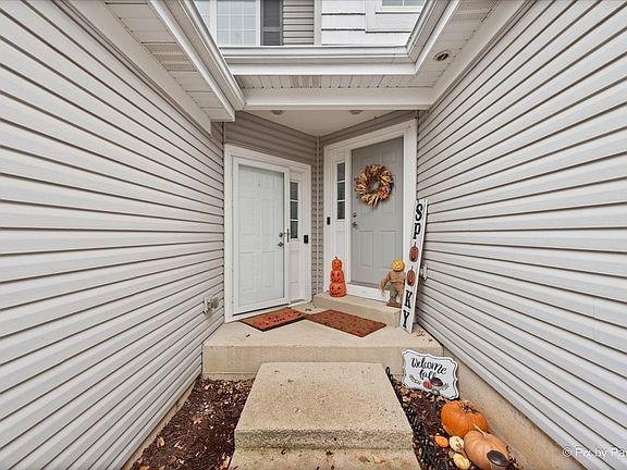 3rd image of 32448 N Allegheny Way