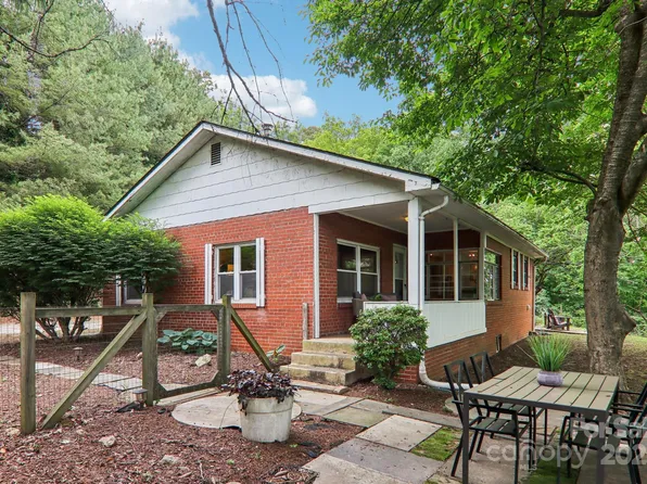 108 Patton Hill Rd, Swannanoa, NC 28778