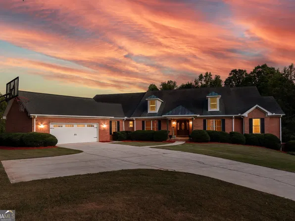 221 Valley Way, Hampton, GA 30228