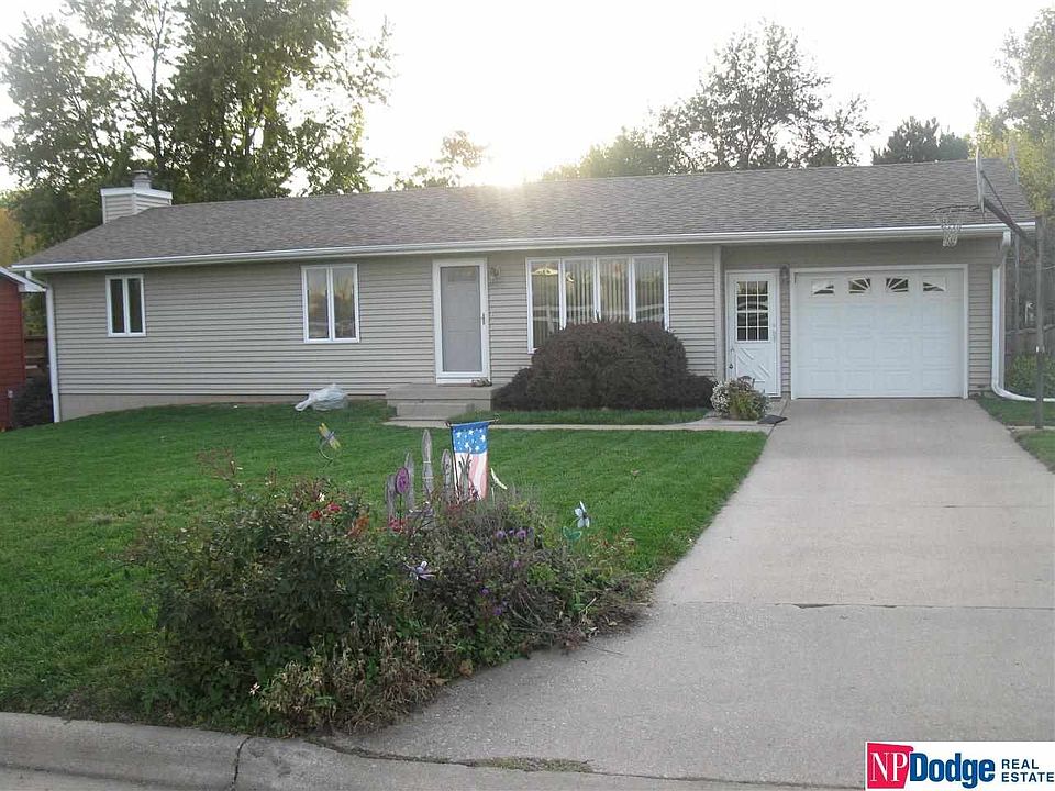 1st image of 502 East St