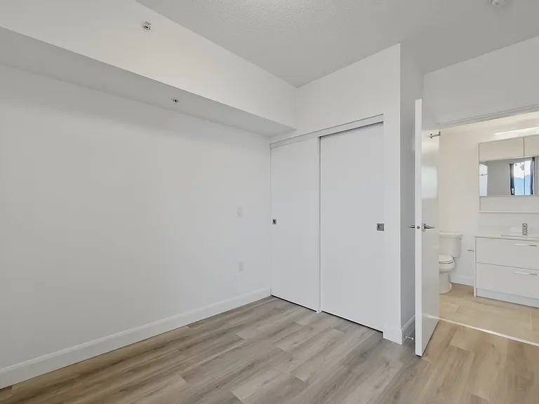 2511 Carolina St — Photo 83