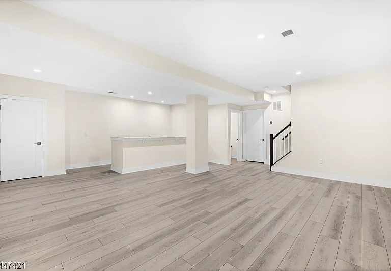 106 Swenson St — Photo 32