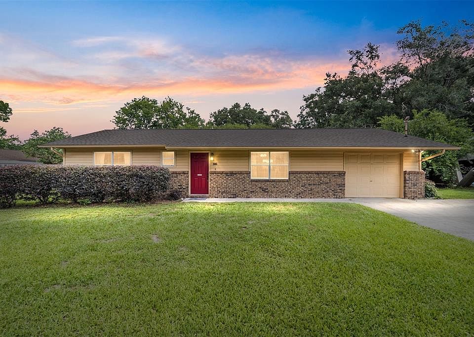1st image of 2605 NE 43rd Pl