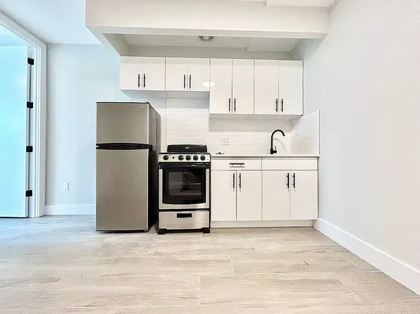 222 East 53rd Street image 1 of 8