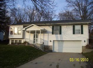 941 Westwood Dr NW, Cedar Rapids, IA 52405